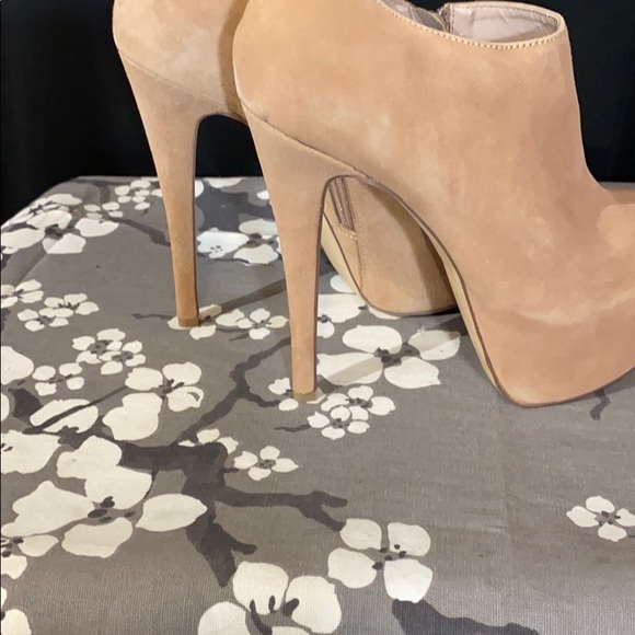 NWT STEVE MADDEN Vippper Suede Plarform Heels - Picture 8 of 11